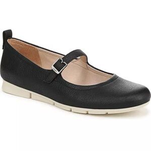 Dr.Scholl’s Timeless Jane Flats
Size 9